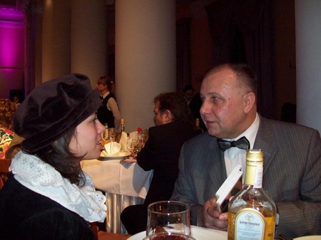 Карнавалія: Анна Багряна та читач