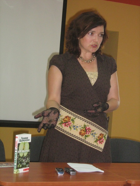 Івано-Франківськ, 25.06.09, Книгарня Є