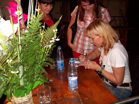 Ірен Роздобудько після творчого вечора в театрі "Воскресіння"