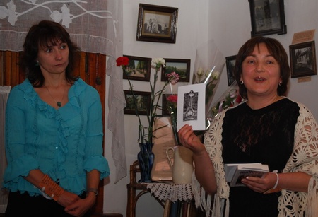 ст. н. с. Юлія Єрмоленко презентувала екслібріс Іванцової народного художника Миколи Стратилата