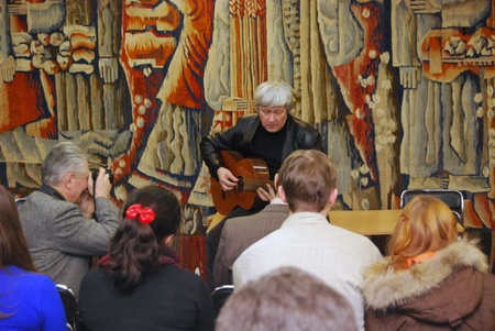 Ігор Жук у "Літературній вітальні" Куркова, фото - Валентин Марченко